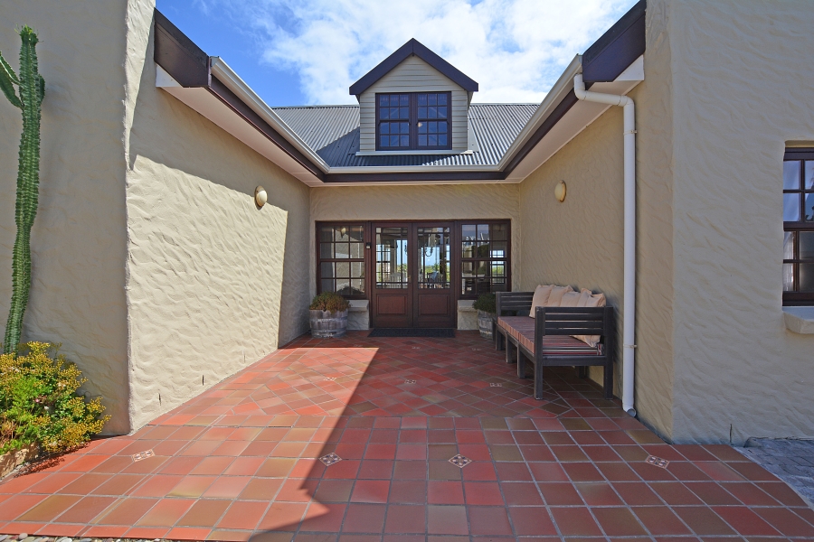 4 Bedroom Property for Sale in Grotto Bay Western Cape